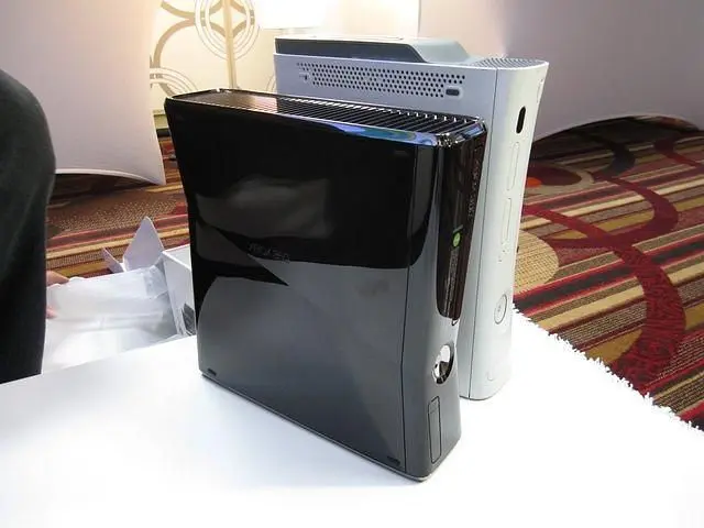 E3 2010: Microsoft making a 2nd 'slim' Xbox 360, replace Arcade