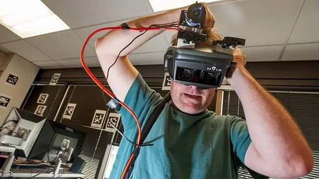 Valve's gaming goggles "could let players lose themselves inside a virtual reality"