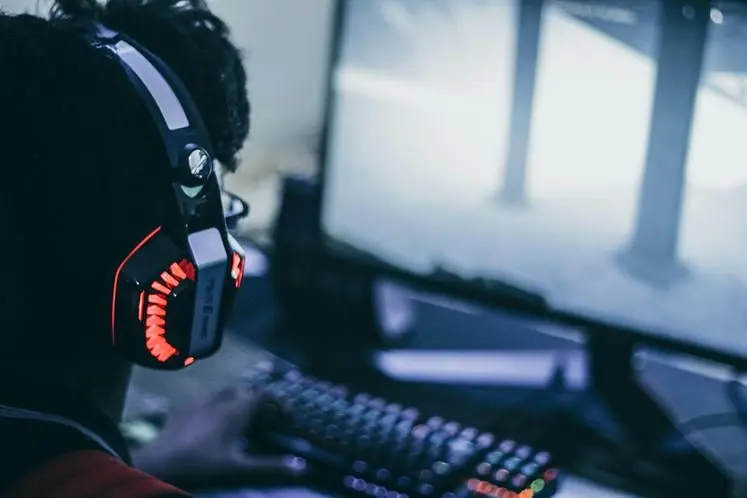 The Thin Line Between Gaming Rewards and Gambling Systems