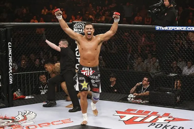 Gamestop preorders of Supremacy MMA gets del Rosario