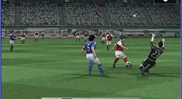 FIFA is often criticised for its ease and simplicity, these are two things you quite definitely can not say about PES.