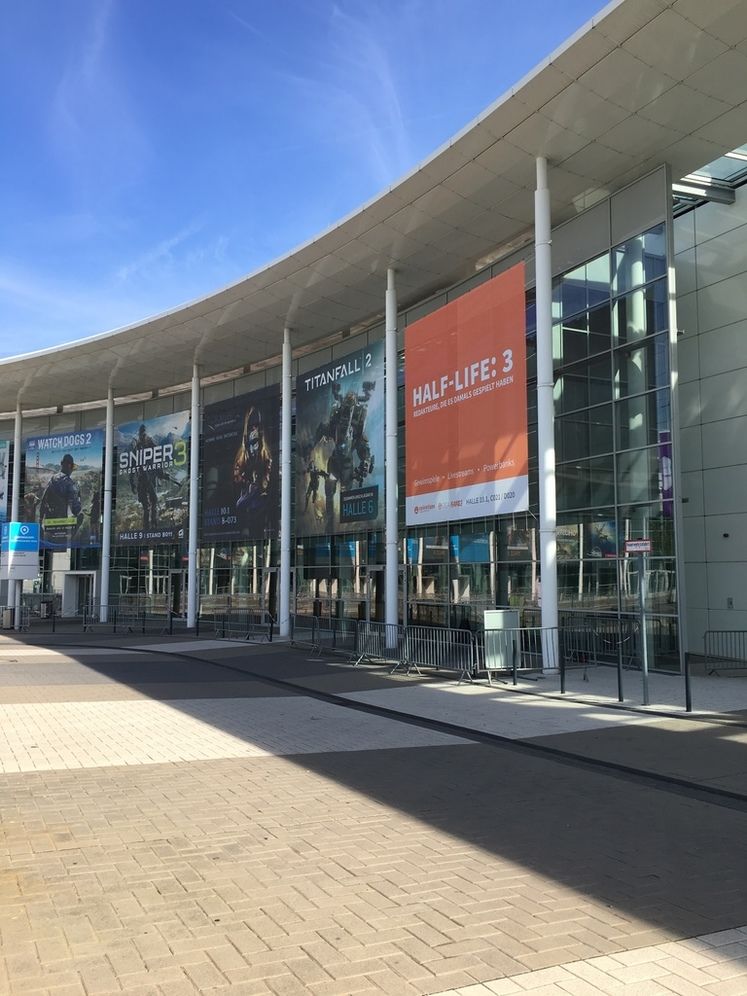 Half-Life: 3 is advertised at Gamescom and yes, it’s a dumb joke