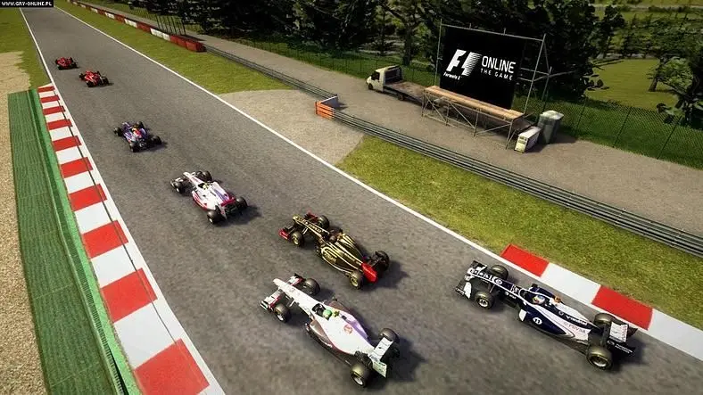 F1 Online receives three new circuits, friend invite functionality