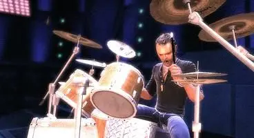 Microsoft Announces Lips Microphone Compatibility for Guitar Hero and Rock Band 2