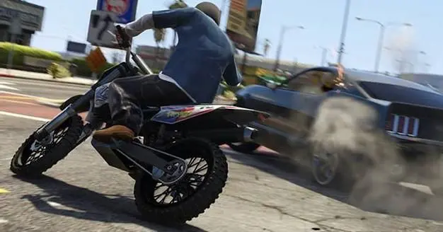 GameStop give GTA V 'game tip' to use gangs to lose police