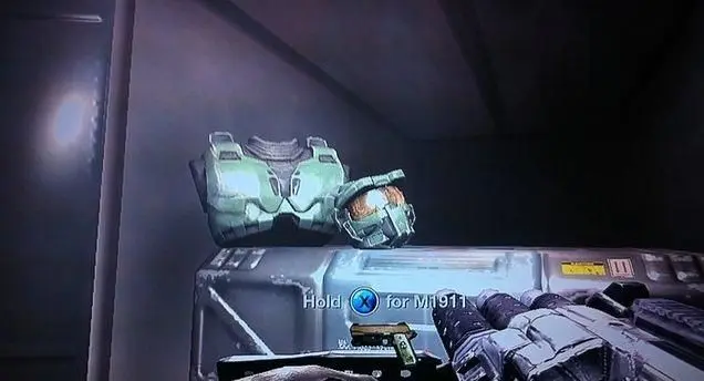 Duke Nukem finds Master Chief's armor