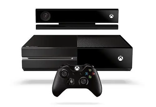 Microsoft evening community meet up showing off Xbox One controller on 10th June