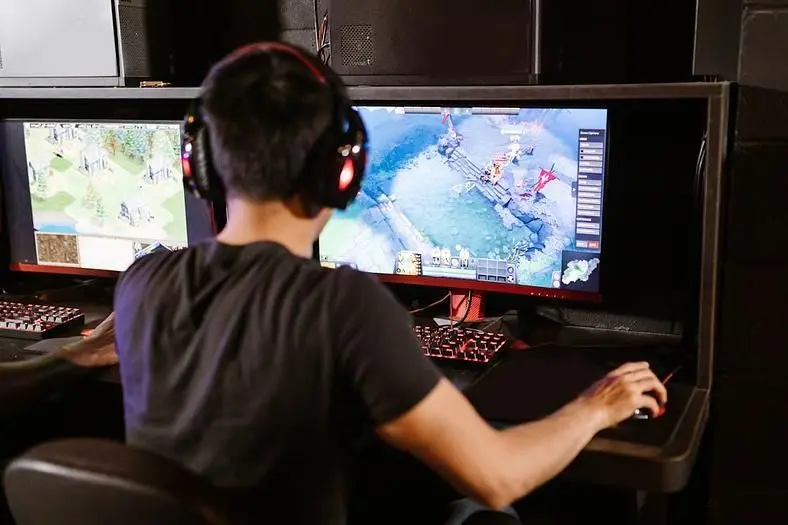 Guides / Can Playing MOBAs in Another Region Make You a Better Player?