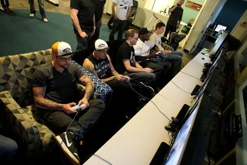 Fiddy in Modern Warfare 2 voiceover, Call of Duty classic priced?
