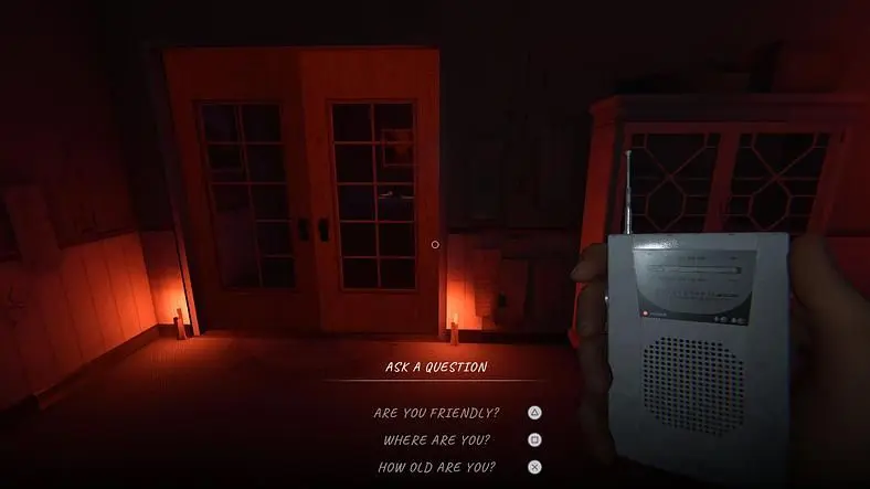 How to use the Spirit Box in Phasmophobia
