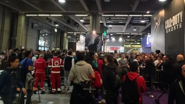 Call of Duty: Ghosts fans demolish booth in hopes of free $200 limited edition