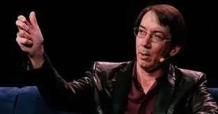 Wright: Consoles not doomed but will lose their mainstay status