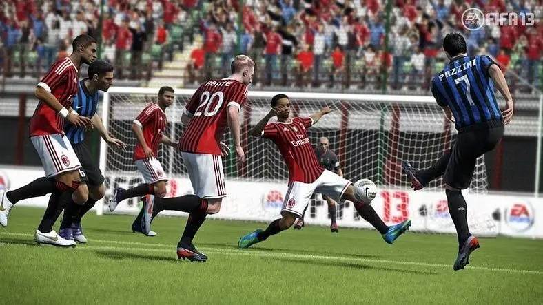 FIFA 13 patch dives into view