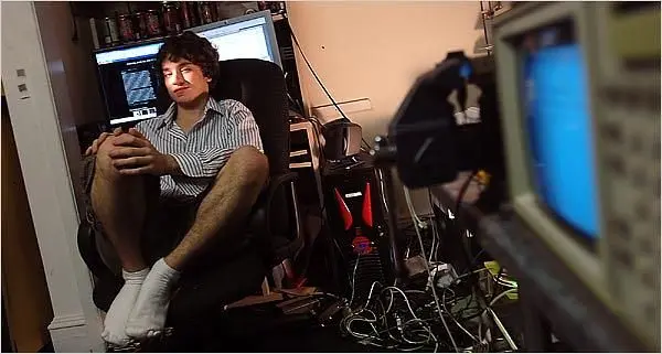 Hotz settles with Sony