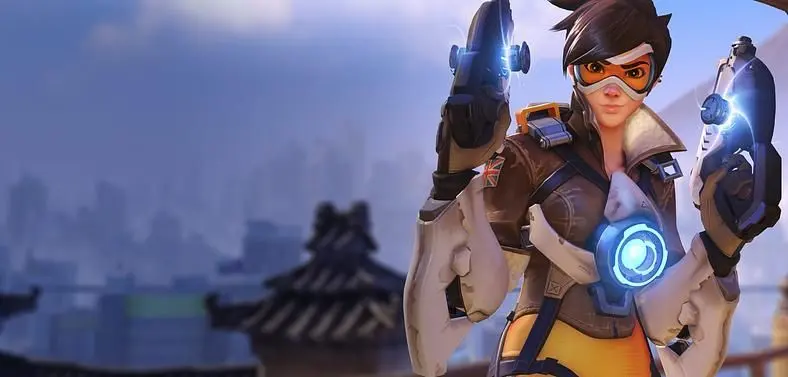 Watch seven minutes of Overwatch hero Tracer in action