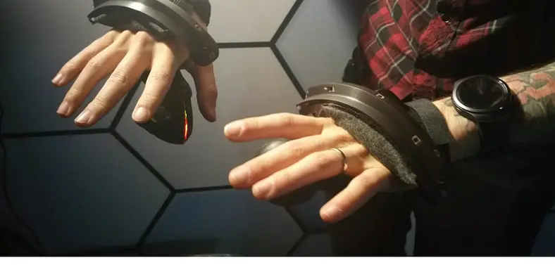 Valve Prototypes New VR Input Devices At Steam Dev Days Event
