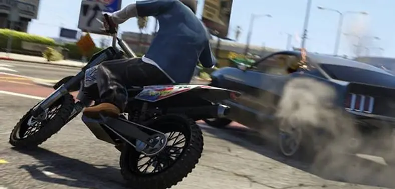 GameStop give GTA V 'game tip' to use gangs to lose police