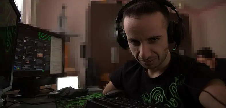 Handless gamer Massimiliano Sechi has reached Diamond Level in League of Legends
