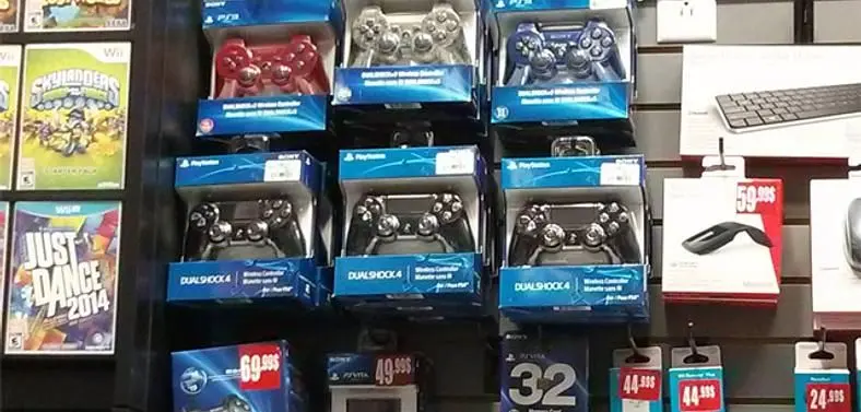 Canadian EB Games selling PS4 DualShock controllers already