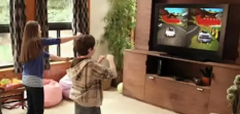 GameStop: Kinect as "winner" for Holiday 2010, ahead of forecasts