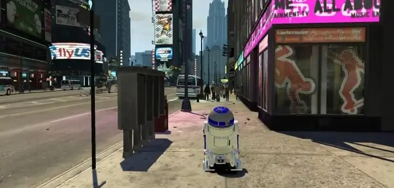 R2-D2 runs riot in Grand Theft Auto IV mod