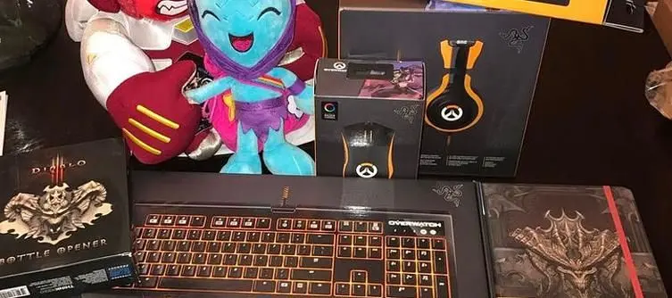 Guy Returns StarCraft Source Code - Receives Software, Hardware And A Paid Trip To Blizzcon