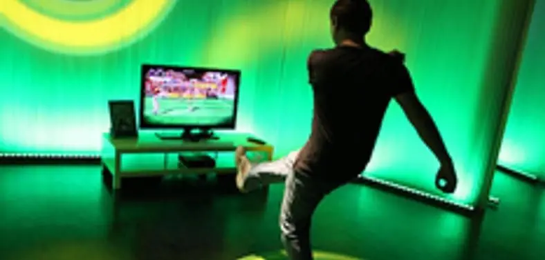 Kinect appealed to "more hardcore" than expected, must pursue