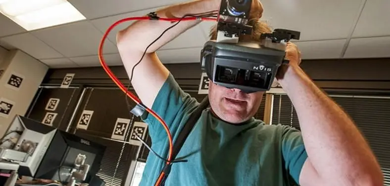Valve's gaming goggles "could let players lose themselves inside a virtual reality"