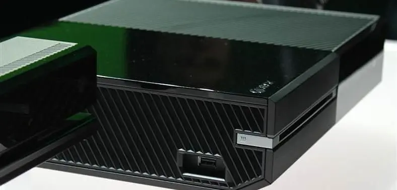 Xbox One has non-removeable 500GB HD, but USB 3.0 will accept any external HDs