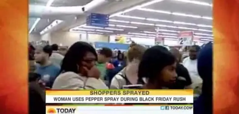 Holiday shopping madness sees woman pepper spraying for 360 [Update]