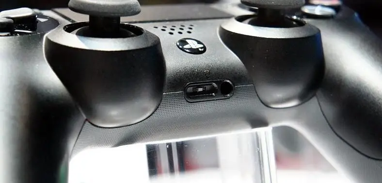 Sony: DualShock 4 controller's light bar cannot be turned off