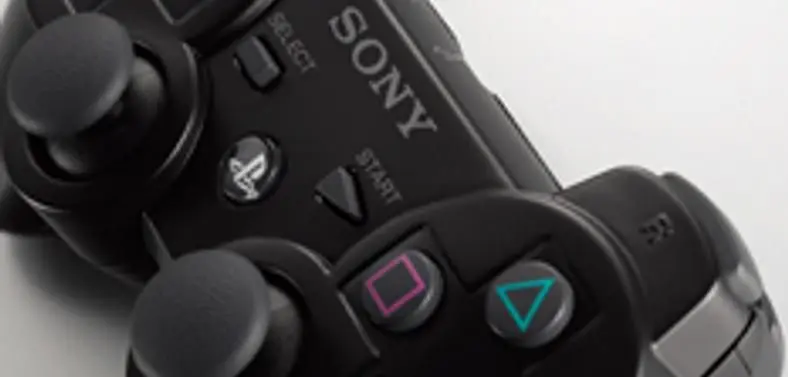 "Massive lead" for Xbox 360 hardware, PS3 'better for software'
