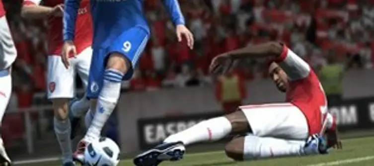 FIFA 12 keeps lead in UK chart
