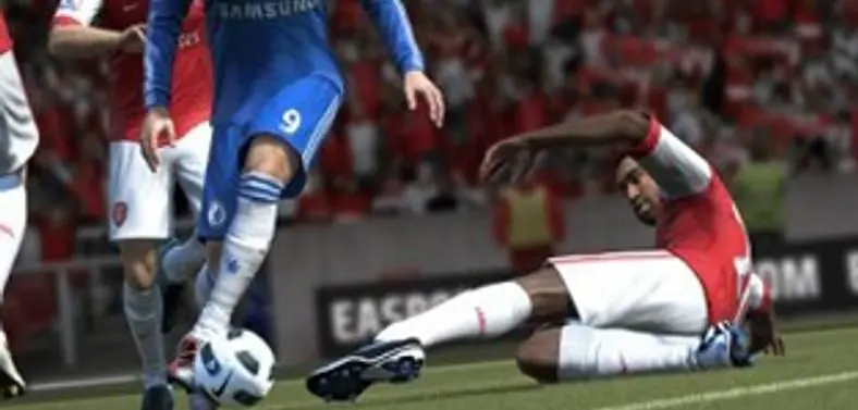 FIFA 12 keeps lead in UK chart