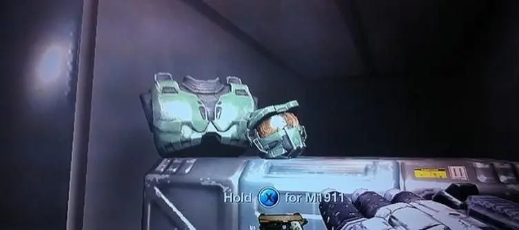 Duke Nukem finds Master Chief's armor