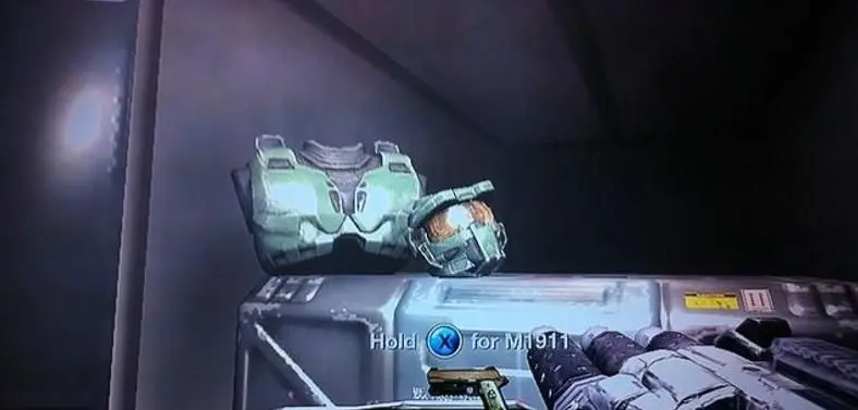 Duke Nukem finds Master Chief's armor