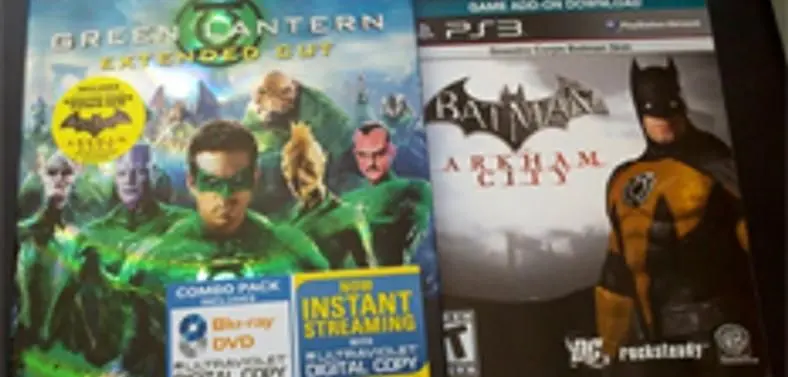 Limited Green Lantern Blu-rays with Batman: Arkham City skin