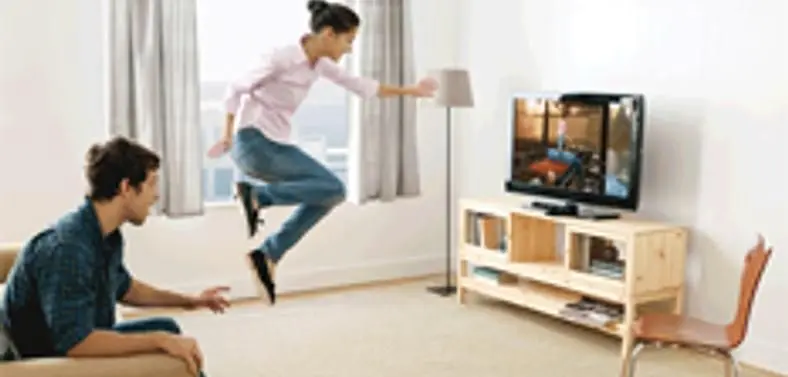 Kinect needs "6 feet" between you and TV reveals Amazon listing