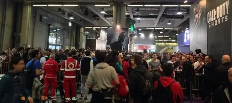 Call of Duty: Ghosts fans demolish booth in hopes of free $200 limited edition