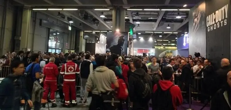 Call of Duty: Ghosts fans demolish booth in hopes of free $200 limited edition